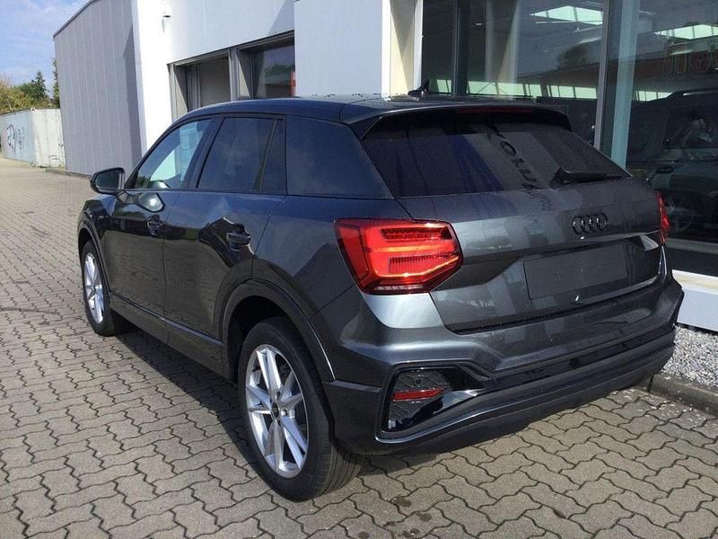 Neu Audi Q2 S-Line 150 PS (110 kW) 2025 Daytonagrau SUV