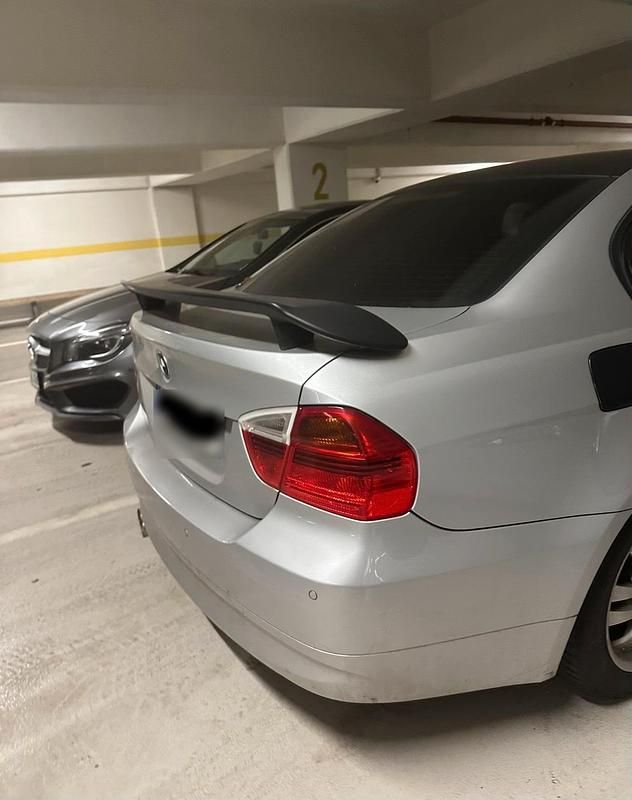 Gebraucht BMW 318 143 PS (105 kW) 2007 Limousine