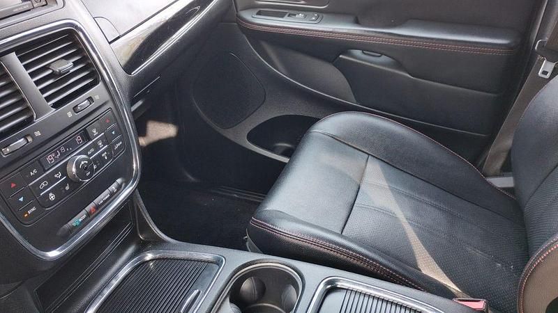 Gebraucht Dodge Grand Caravan 286 PS (210 kW) 2018 Grau Van / Kleinbus