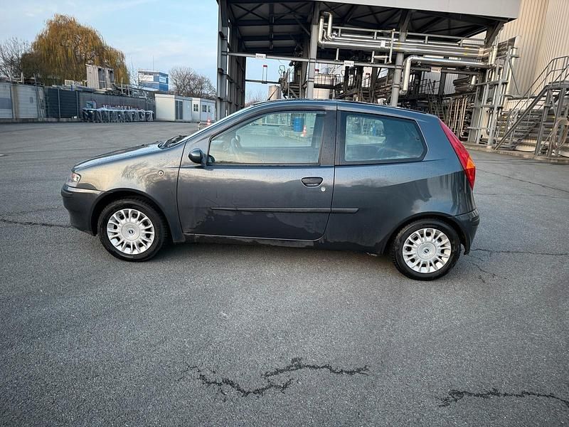 Gebraucht Fiat Punto Active 60 PS (44 kW) 2003 Blau Kleinwagen