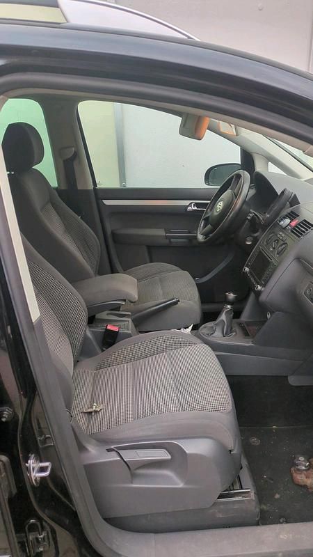 Gebraucht VW Touran 107 PS (78 kW) 2006 Schwarz Van / Kleinbus