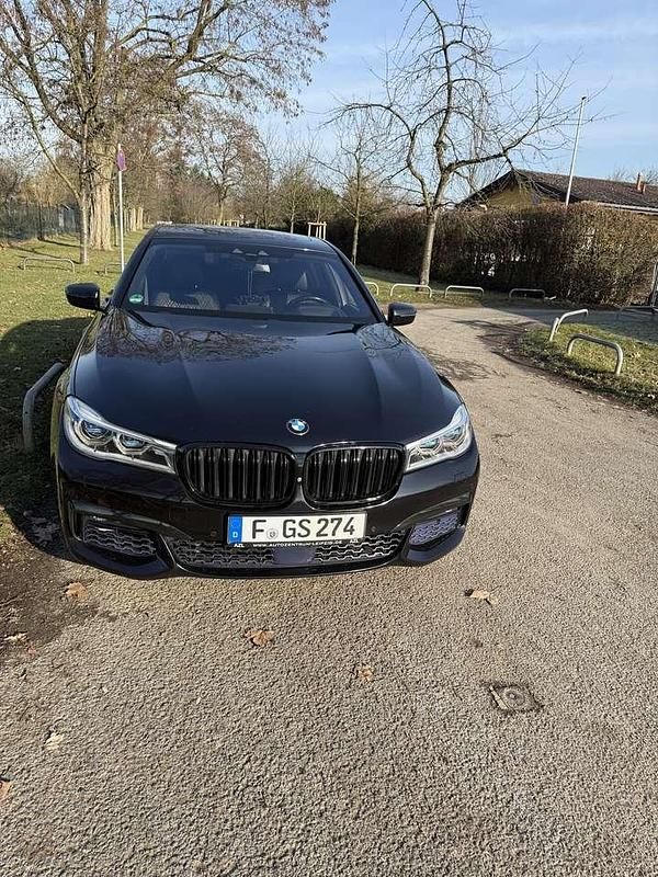 Gebraucht BMW 750 400 PS (294 kW) 2017 Schwarz Limousine