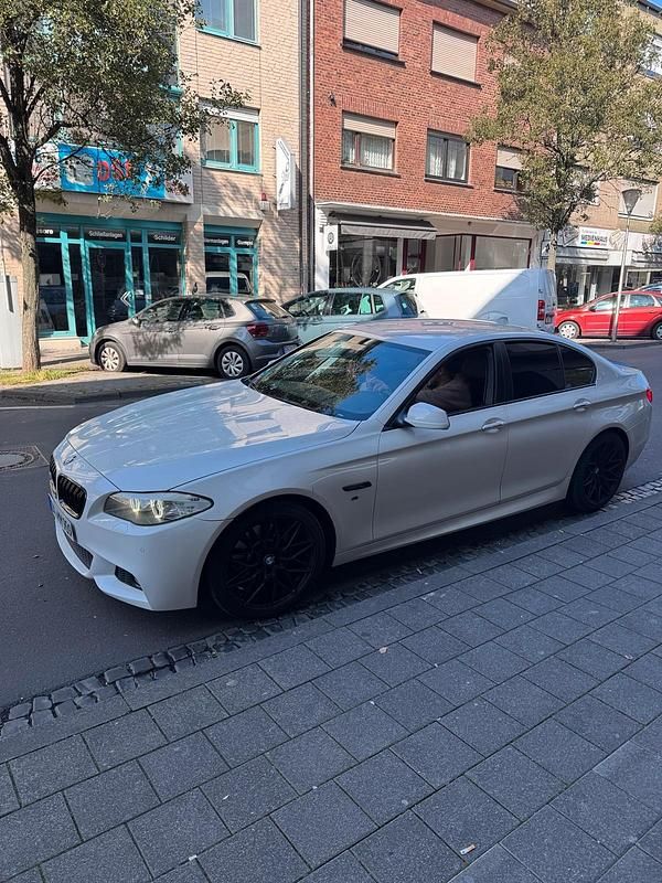 Weiß Gebraucht 2012 BMW 535 M Sport Limousine | 13.000 € (Guter Preis) - Bild 1/4