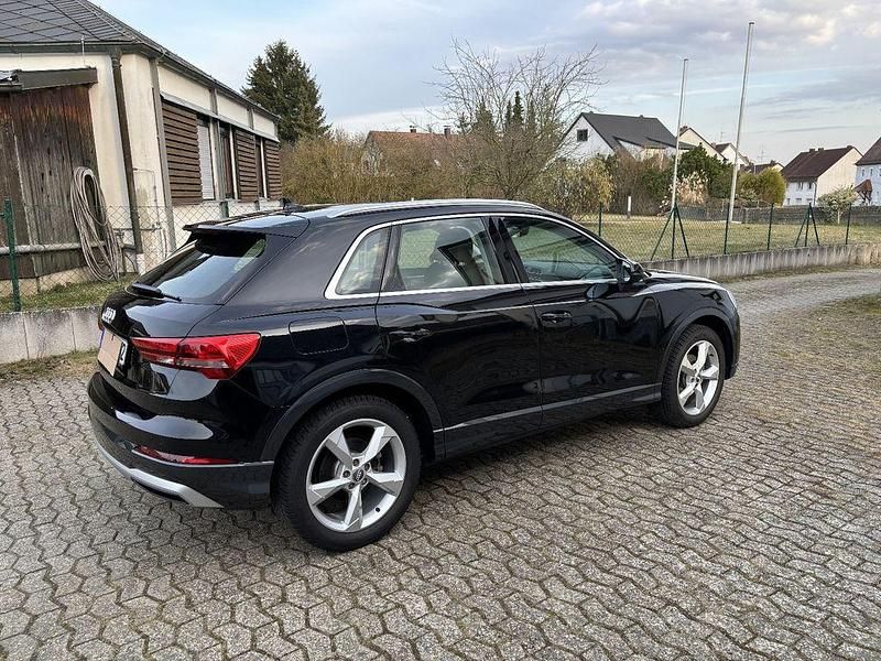 Gebraucht Audi Q3 Ambiente 150 PS (110 kW) 2019 Schwarz SUV