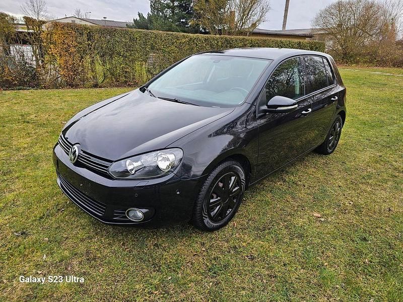 Schwarz Gebraucht 2010 VW Golf VI Team Kleinwagen | 4.590 € (Fairer Preis) - Bild 1/4