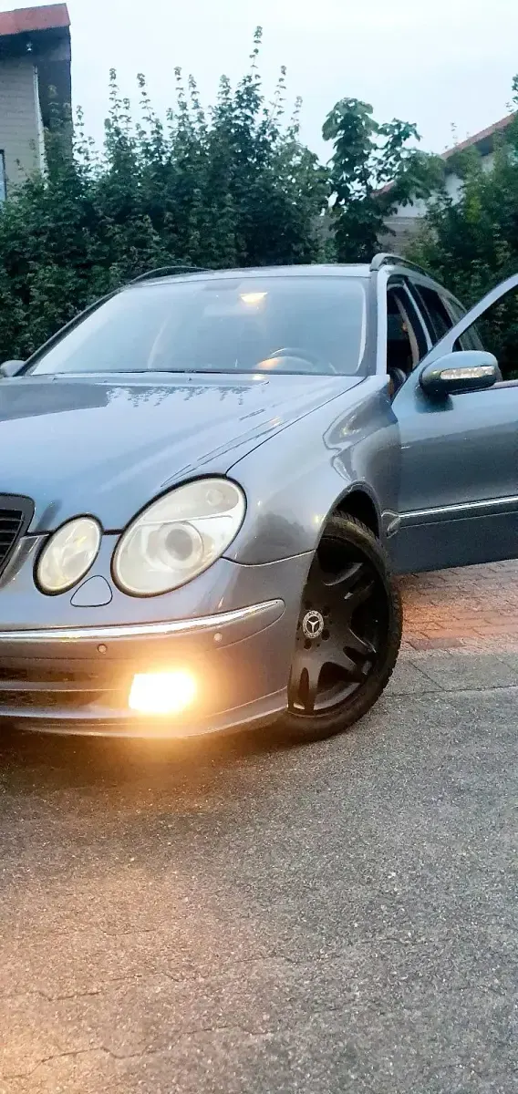 Gebraucht Mercedes E500 306 PS (225 kW) 2003 Blau Kombi
