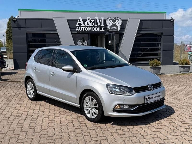 Silber Gebraucht 2017 VW Polo Comfortline Limousine | 10.900 € (Fairer Preis) - Bild 1/4