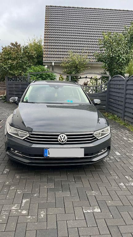 Gebraucht VW Passat Comfortline 150 PS (110 kW) 2019 Grau Kombi
