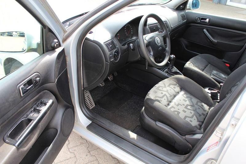 Gebraucht VW Golf III 75 PS (55 kW) 1999 Silber Limousine
