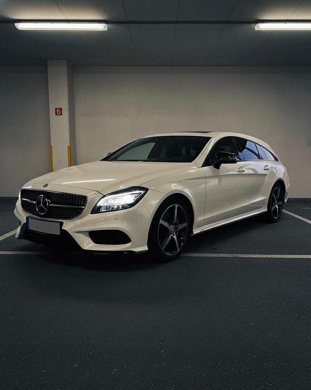 Weiß Gebraucht 2015 Mercedes CLS350 AMG Kombi | 24.900 € (Etwas zu teuer) - Bild 1/4