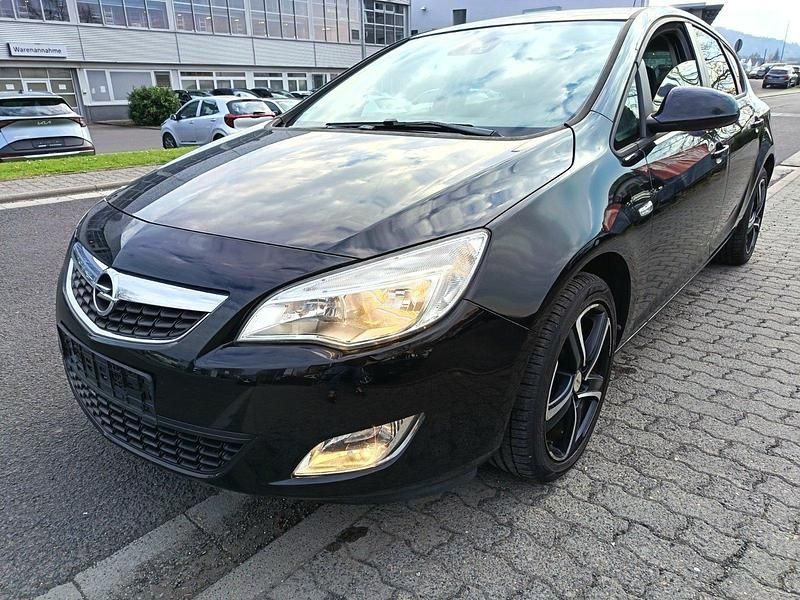 Gebraucht Opel Astra 115 PS (84 kW) 2011 Schwarz Limousine