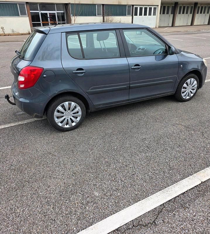 Gebraucht Skoda Fabia 60 PS (44 kW) 2008 Blau Kleinwagen