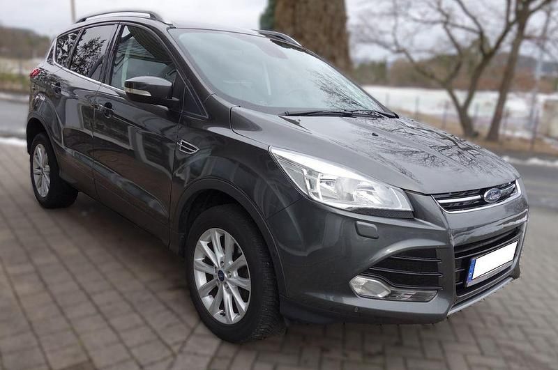 Gebraucht Ford Kuga Titanium 150 PS (110 kW) 2016 Grau SUV