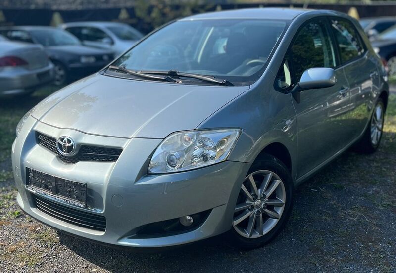 Silber Gebraucht 2010 Toyota Auris Life Limousine | 5.799 € (Fairer Preis) - Bild 1/4