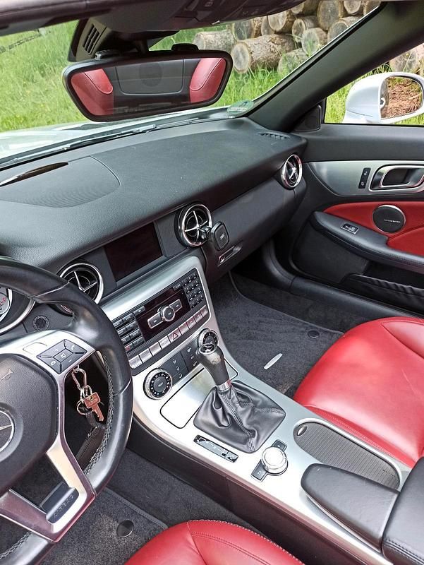 Gebraucht Mercedes SLK250 204 PS (150 kW) 2011 Silber Cabrio