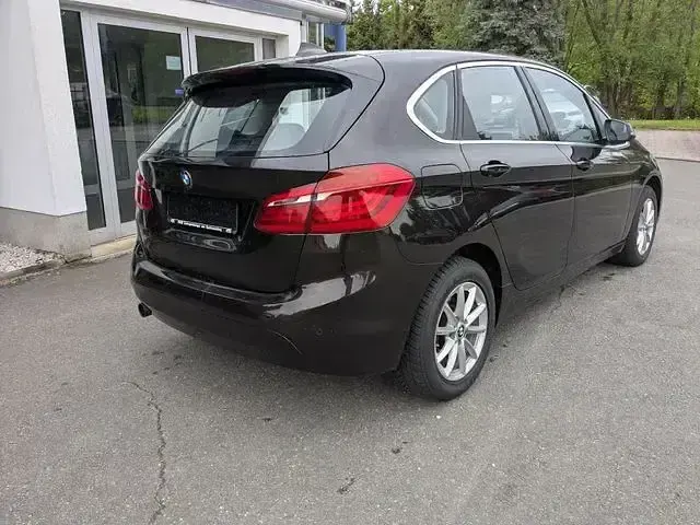 Używany BMW 218 Advantage 136 KM (100 kW) 2016 Brązowy Minivan