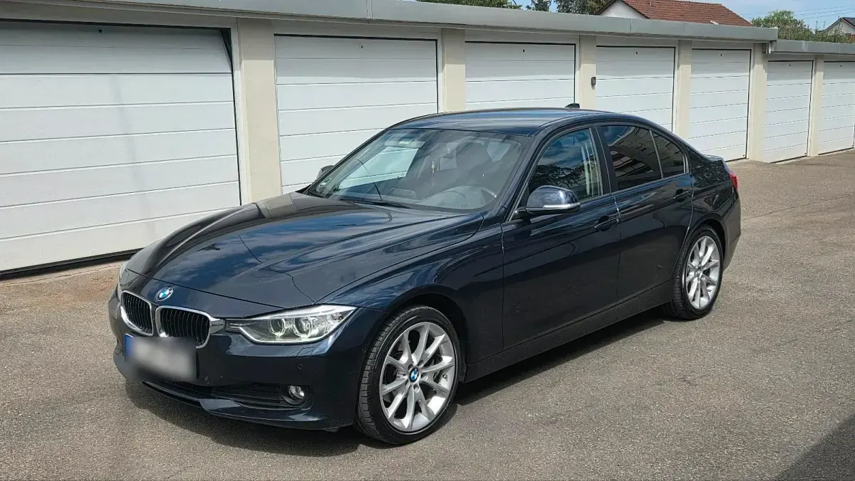 Gebraucht BMW 316 136 PS (100 kW) 2012 Blau Limousine