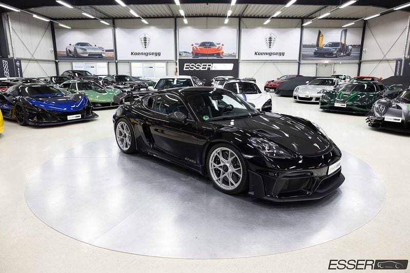 A1a1 schwarz Gebraucht 2023 Porsche 718 Cayman GT4 Coupé | 159.900 € (Fairer Preis) - Bild 1/4