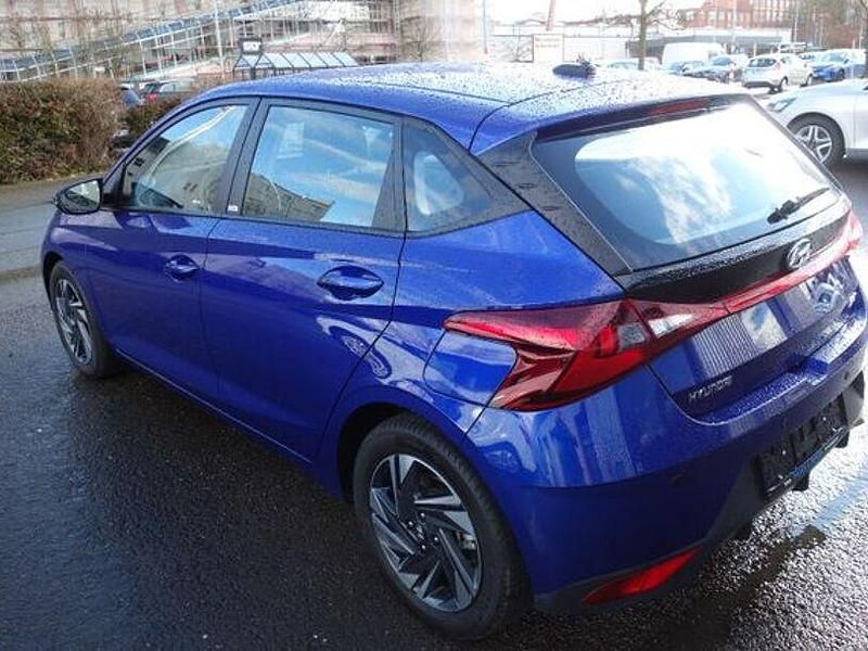 Gebraucht Hyundai i20 Select 107 PS (78 kW) 2021 Blau Kleinwagen