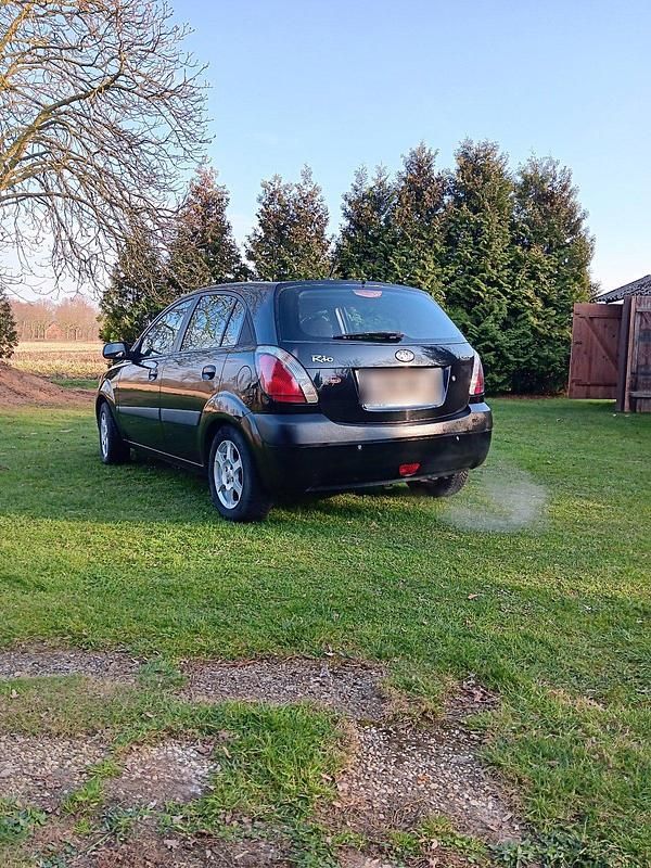 Gebraucht Kia Rio 82 PS (60 kW) 2005 Schwarz Kleinwagen