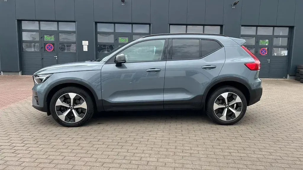 Gebraucht Volvo XC40 Plus 197 PS (144 kW) 2023 Grau SUV