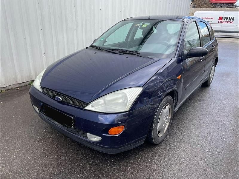 Gebraucht Ford Focus Trend 116 PS (85 kW) 2000 Blau Limousine