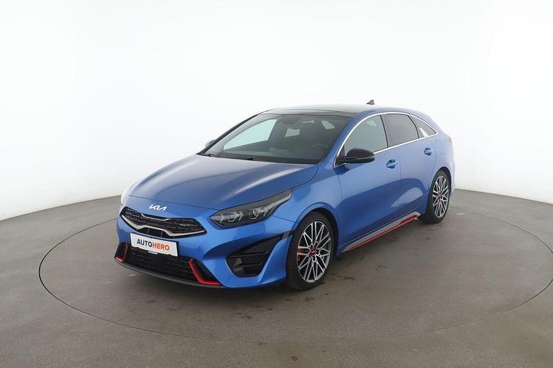 Blau Gebraucht 2022 Kia ProCeed Kleinwagen | 26.210 € (Fairer Preis) - Bild 1/3
