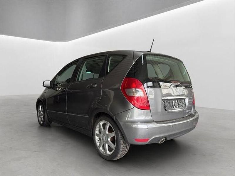 Gebraucht Mercedes E300 Avantgarde 204 PS (150 kW) 2010 Grau