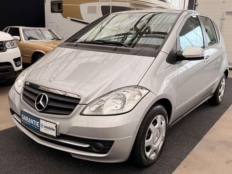 Gebraucht Mercedes A180 109 PS (80 kW) 2012 Silber Kleinwagen