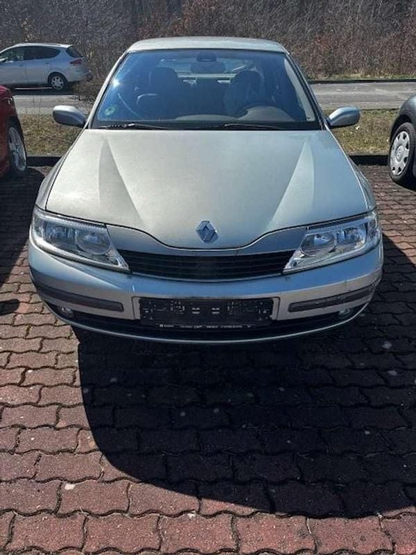 Silber Gebraucht 2002 Renault Laguna II Privilege Limousine | 500 € (Fairer Preis) - Bild 1/4