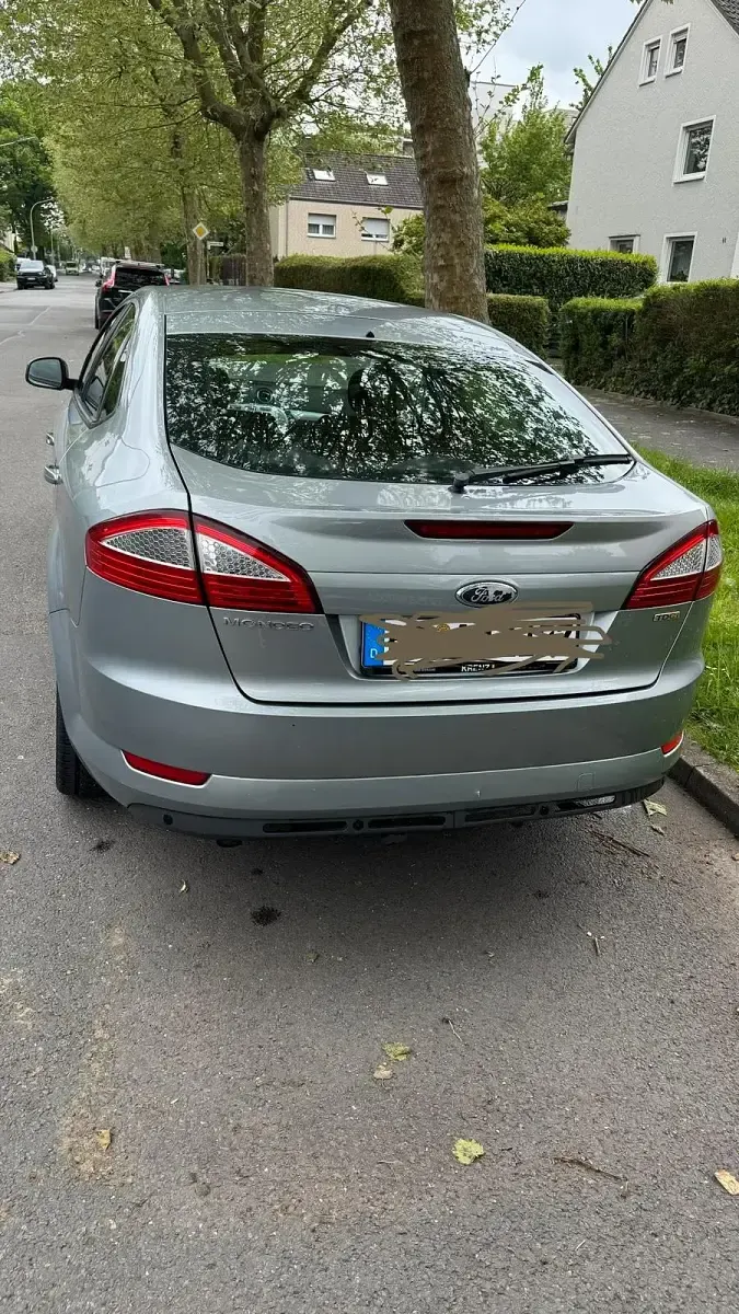 Gebraucht Ford Mondeo 116 PS (85 kW) 2010 Grau Limousine