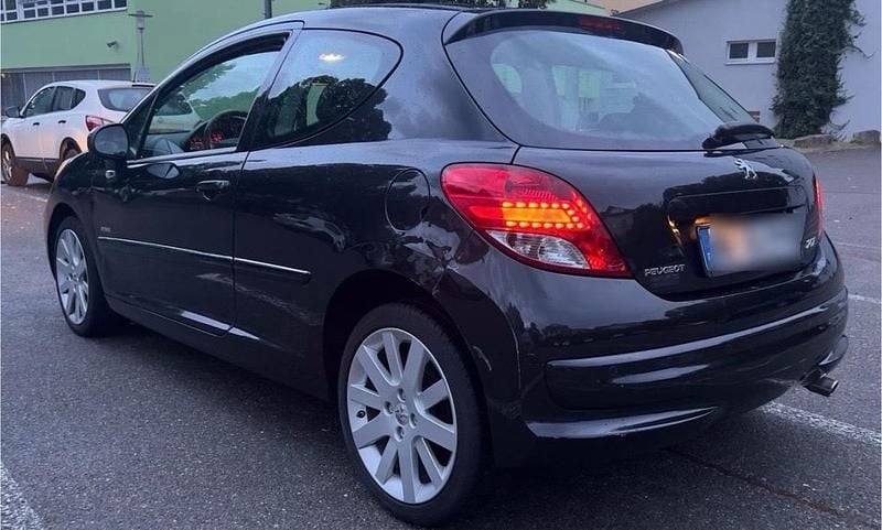 Schwarz Gebraucht 2012 Peugeot 107 Kleinwagen | 2.350 € (Superpreis) - Bild 1/4