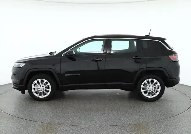 Second-hand Jeep Compass 131 CP (96 kW) 2024 Negru SUV