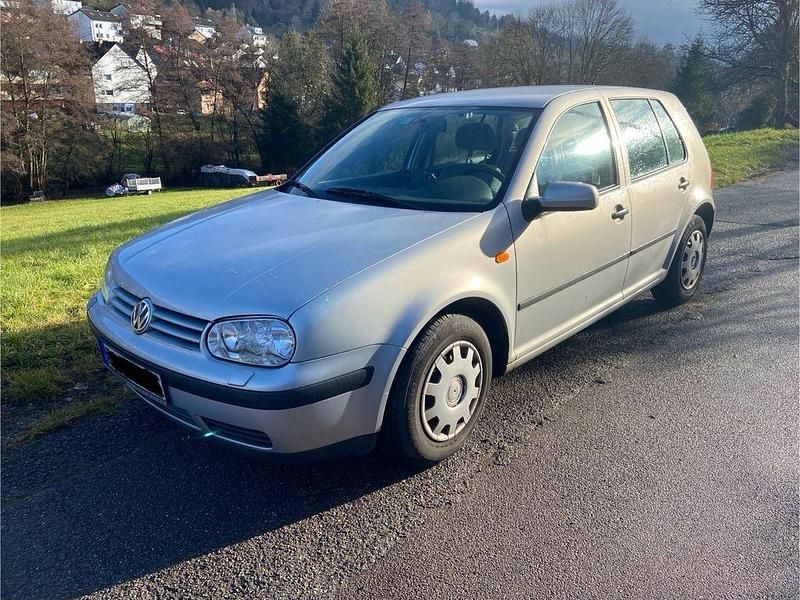 Silber Gebraucht 1999 VW Golf Highline Limousine | 2.800 € (Guter Preis) - Bild 1/4