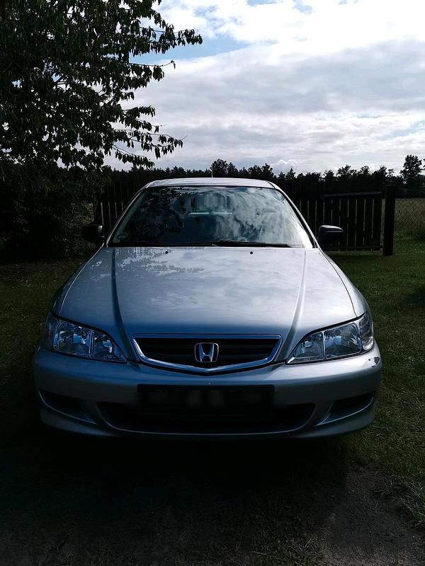 Silber Gebraucht 2003 Honda Accord Limousine | 800 € - Bild 1/4