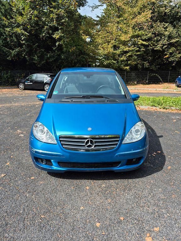 Blau Gebraucht 2008 Mercedes A150 Avantgarde Limousine | 3.800 € (Superpreis) - Bild 1/4