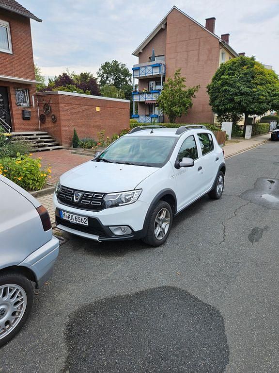 Weiß Gebraucht 2019 Dacia Sandero Prestige Kleinwagen | 9.999 € (Fairer Preis) - Bild 1/4