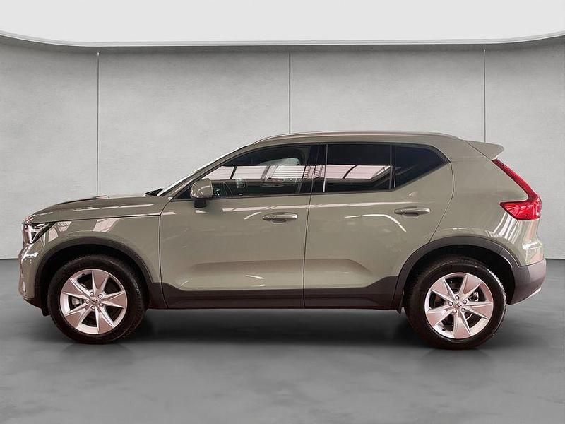 Gebraucht Volvo XC40 Core 163 PS (119 kW) 2023 Grün SUV