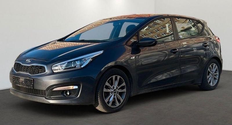 Grau Gebraucht 2017 Kia Ceed Kleinwagen | 6.000 € (Fairer Preis) - Bild 1/4