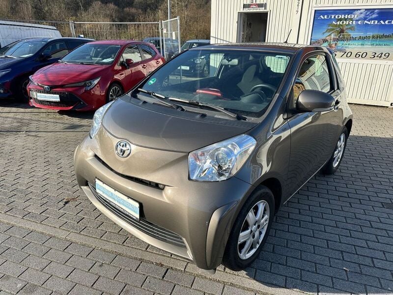 Gebraucht Toyota iQ Basis 68 PS (50 kW) 2012 Braun Kleinwagen