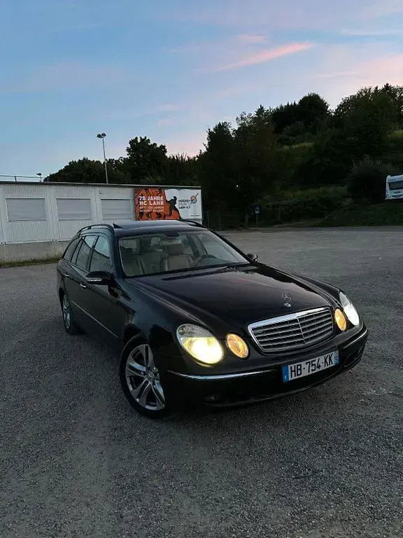 Gebraucht Mercedes E280 Elegance 190 PS (139 kW) 2005 Schwarz Limousine