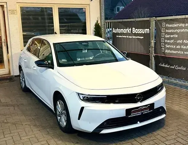 Usata Opel Astra Elegance 174 CV (127 kW) 2022 Andere Utilitaria