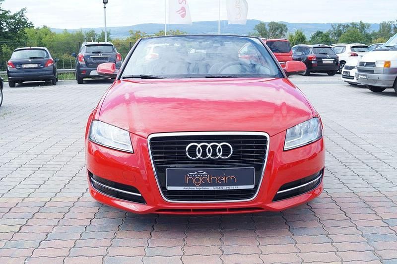 Gebraucht Audi A3 Cabriolet Attraction 160 PS (117 kW) 2011 Rot Cabrio