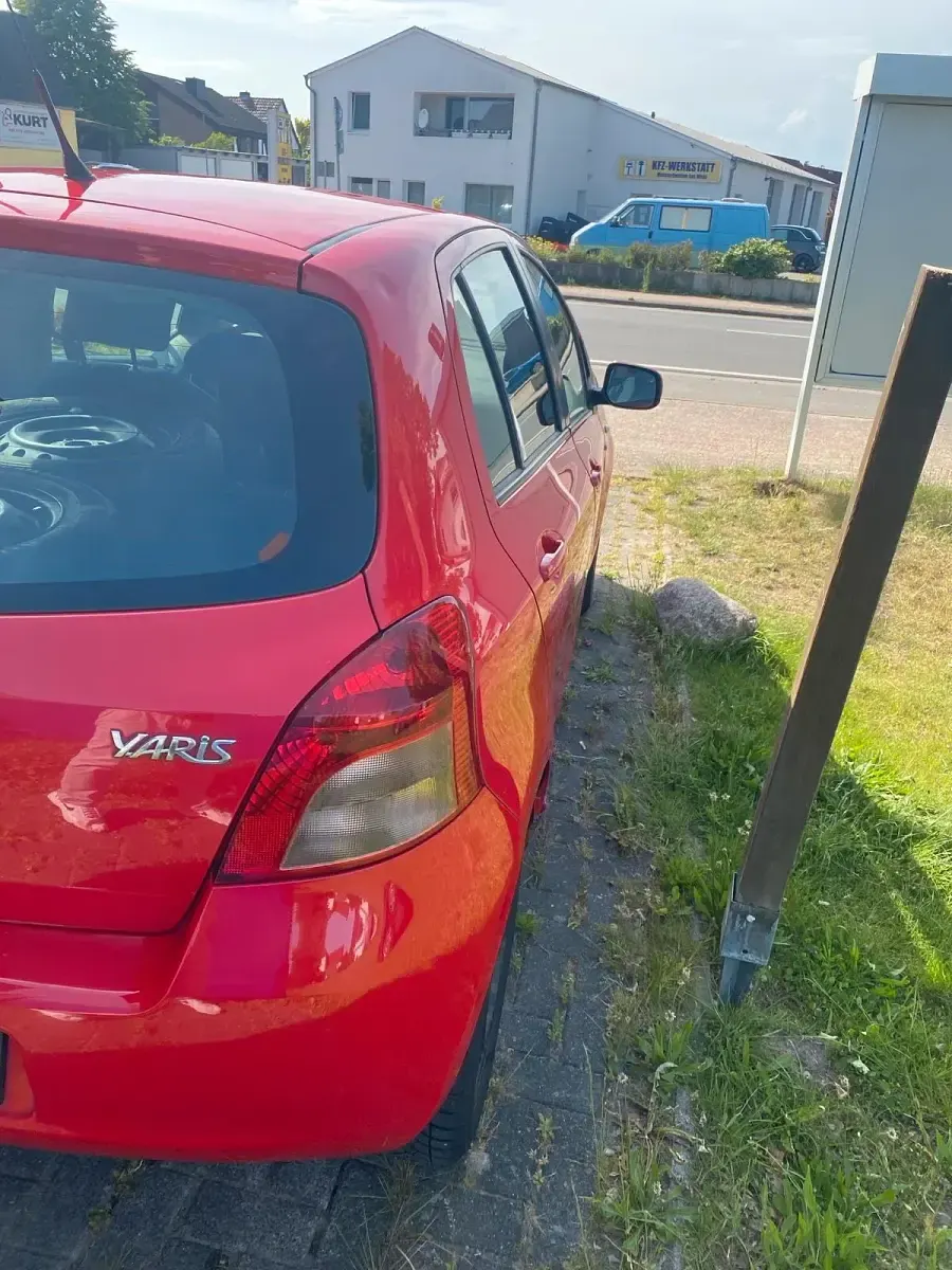 Gebraucht Toyota Yaris 90 PS (66 kW) 2007 Rot Kleinwagen