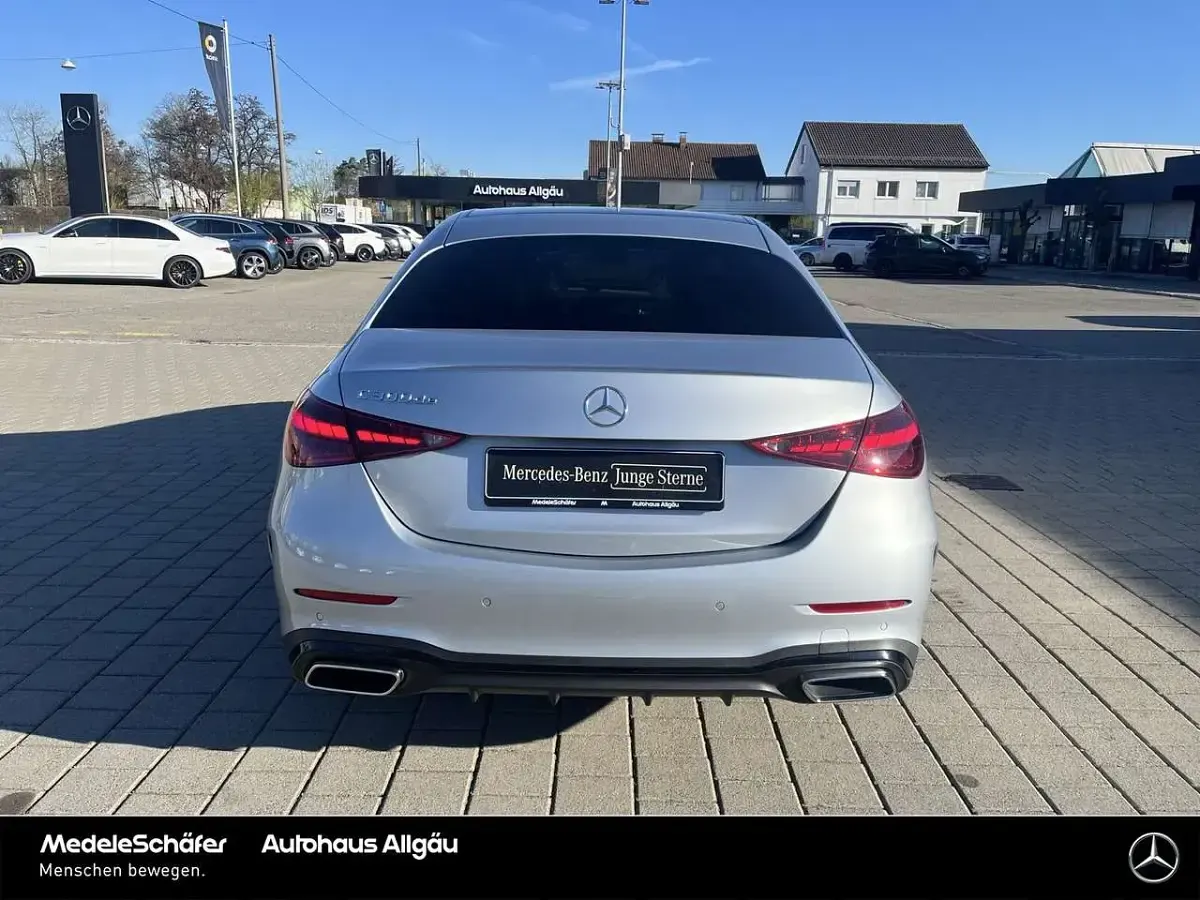 Gebraucht Mercedes C300e Premium 197 PS (144 kW) 2024 Lack hightechsilber Limousine