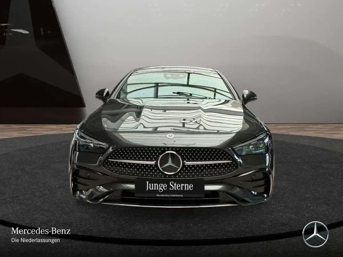 Gebraucht Mercedes CLE220 AMG 197 PS (144 kW) 2023 Grau Coupé