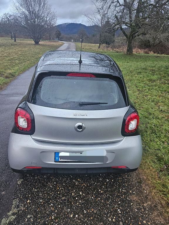 Gebraucht Smart ForFour Passion 71 PS (52 kW) 2016 Silber Kleinwagen