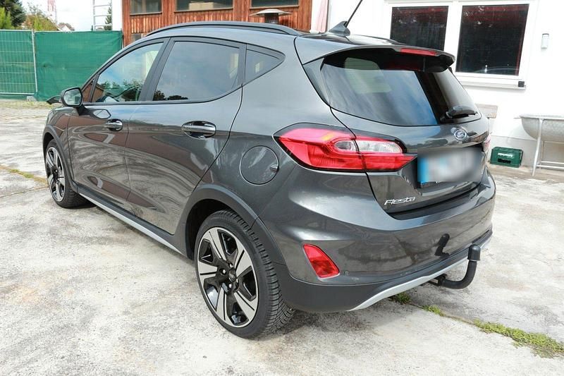 Gebraucht Ford Fiesta 125 PS (91 kW) 2023 Grau Kleinwagen