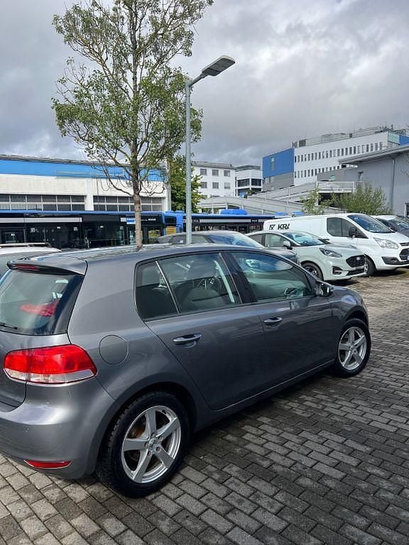 Grau Gebraucht 2009 VW Golf VI Comfortline Kombi | 4.000 € (Etwas zu teuer) - Bild 1/4
