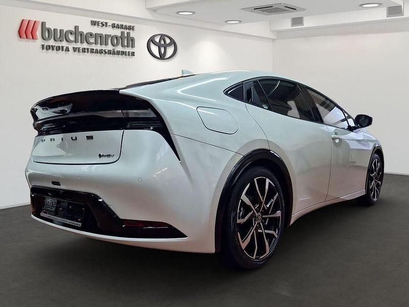 Gebraucht Toyota Prius Plug-in Hybrid Executive 223 PS (164 kW) 2023 Platinumweiß Kleinwagen